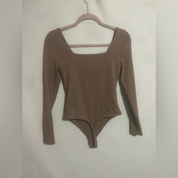 Aritzia babaton contour square neck bodysuit - Picture 6 of 7